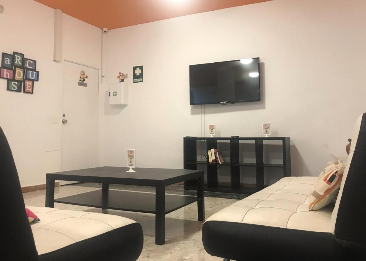 Arc House Sevilla Only Adults Екстер'єр фото